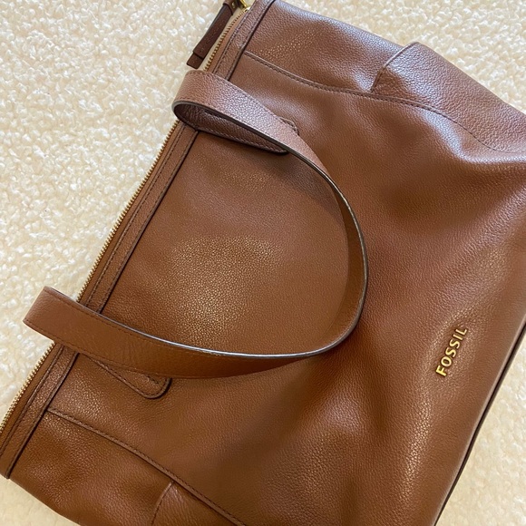 Fossil Tote - Picture 1 of 2